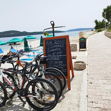 Ferienwohnung Domenico - 50 M From The Sea Donji Seget Exterior foto
